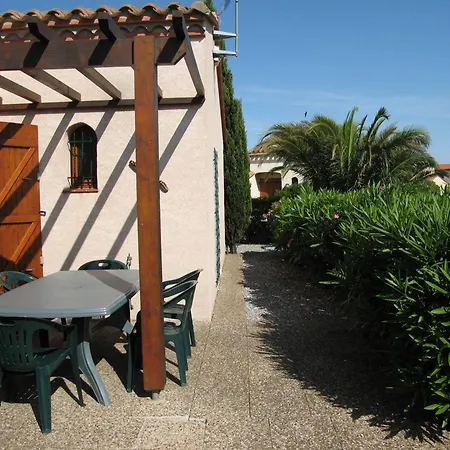 3 Pieces Climatisee Avec Jardin, Proche Plage, Piscine, Parking, Et Animaux Autorises - Cyprien - Fr-1-106-32 Villa