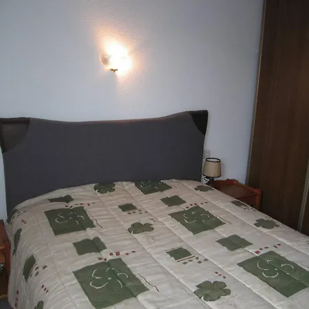 3 Pieces Climatisee Avec Jardin, Proche Plage, Piscine, Parking, Et Animaux Autorises - Cyprien - Fr-1-106-32 * Saint-Cyprien (Pyrenees-Orientales)