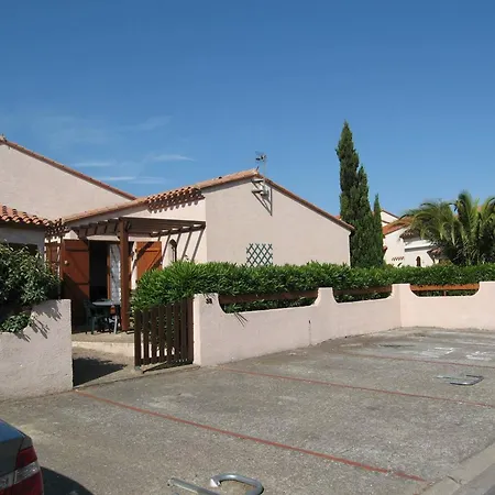 3 Pièces Climatisée Avec Jardin, Proche Plage, Piscine, Parking, Et Animaux Autorisés - Cyprien - Fr-1-106-32 Villa